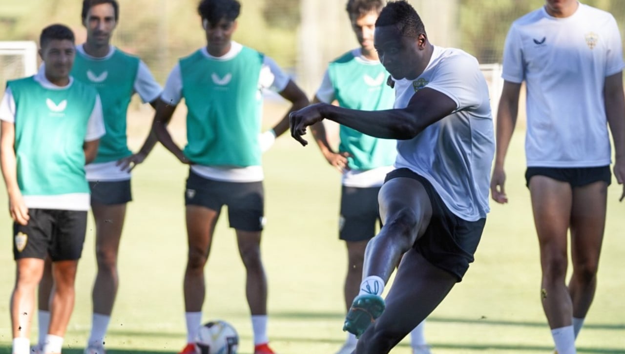 Umar Sadiq no ha recibido ninguna oferta del Borussia Dortmund