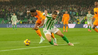 El penalti clamoroso no pitado a Ricardo Rodríguez en el Betis - Real Madrid