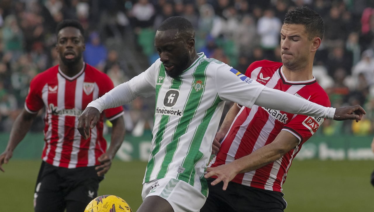 La afición alucina con Sabaly