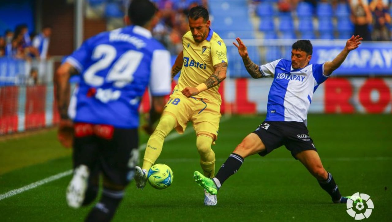 Cádiz CF - Deportivo Alavés: Horario y dónde ver en TV hoy el partido de LaLiga EA Sports