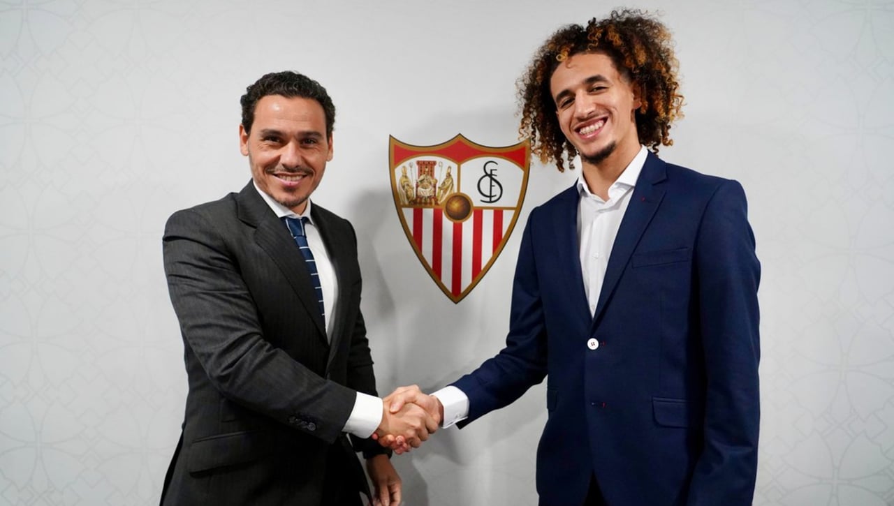 Ya es oficial el fichaje de Mejbri, que adelanta a un Mejía a la espera de dorsal