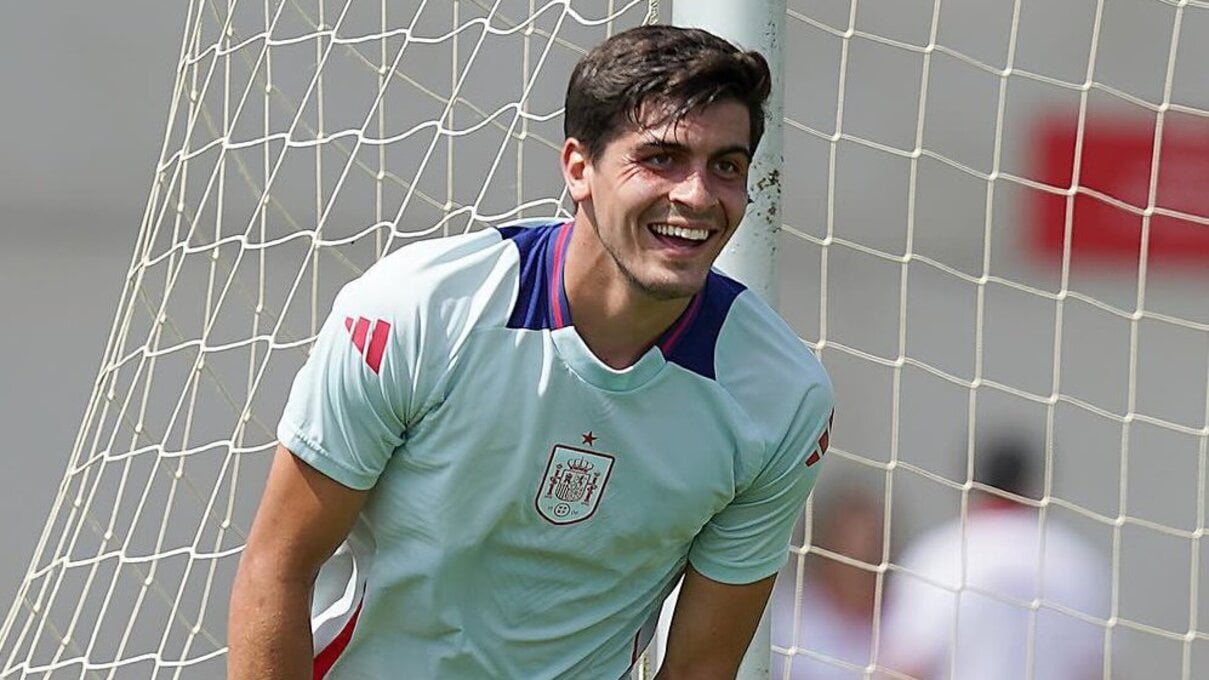 Juanlu responde a su continuidad en el Sevilla