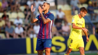 Movimientos por Stoichkov