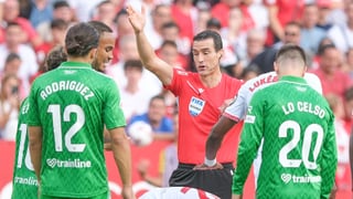 'Regalito' final al Betis en el acta de Martínez Munuera