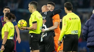 El infierno que vivió Joan García en el Espanyol-Barcelona y las reacciones de sus compañeros