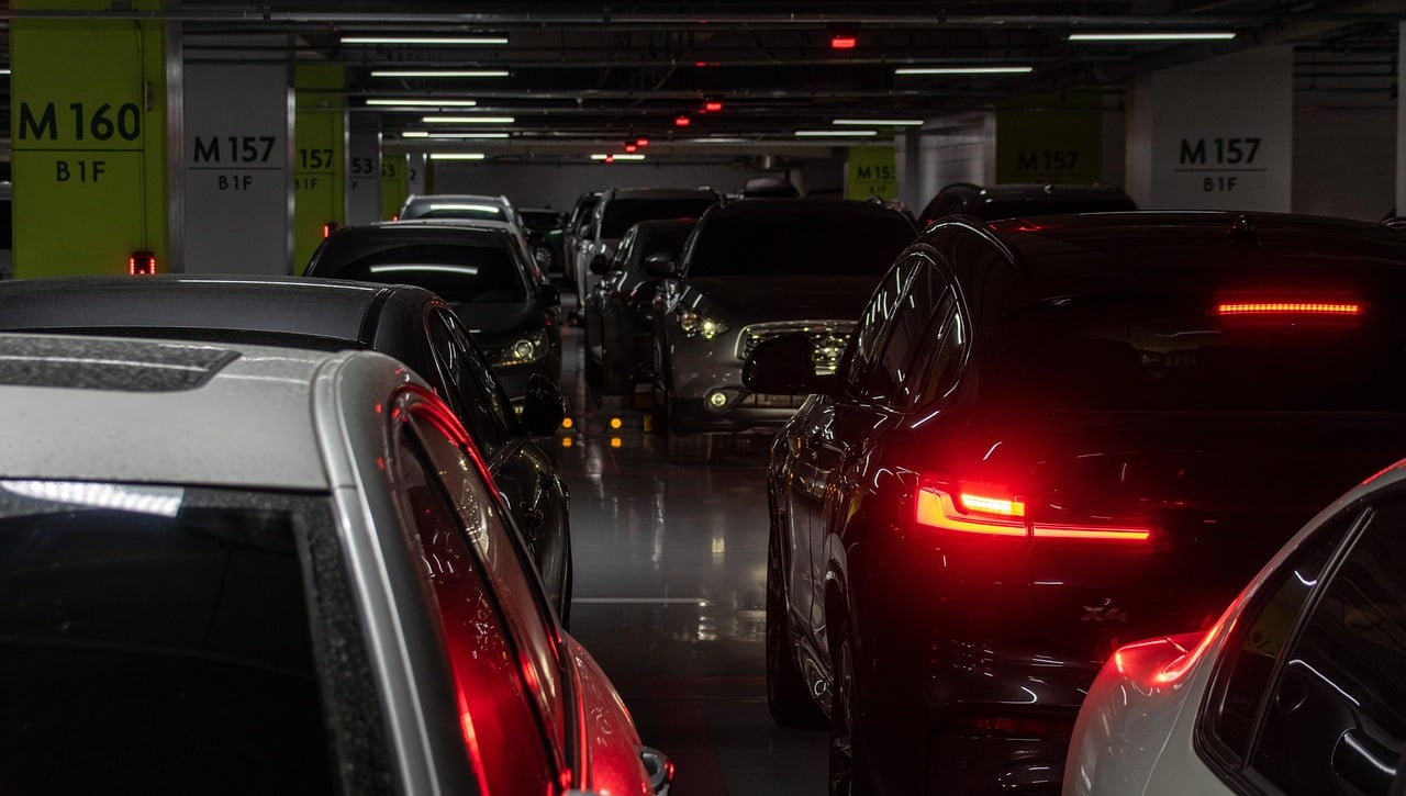 La polémica nueva norma de estacionamiento: plazas solo para mujeres 