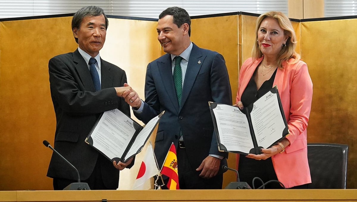 Juanma Moreno, afectado por el tsunami de Japón