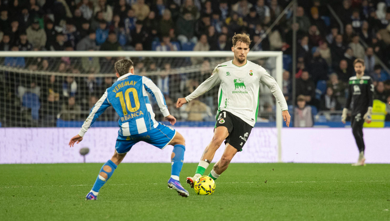 Así queda la clasificación de LaLiga Hypermotion tras el triunfo del Racing de Santander y los tropiezos de Almería y Castellón en la jornada 23 de Segunda división