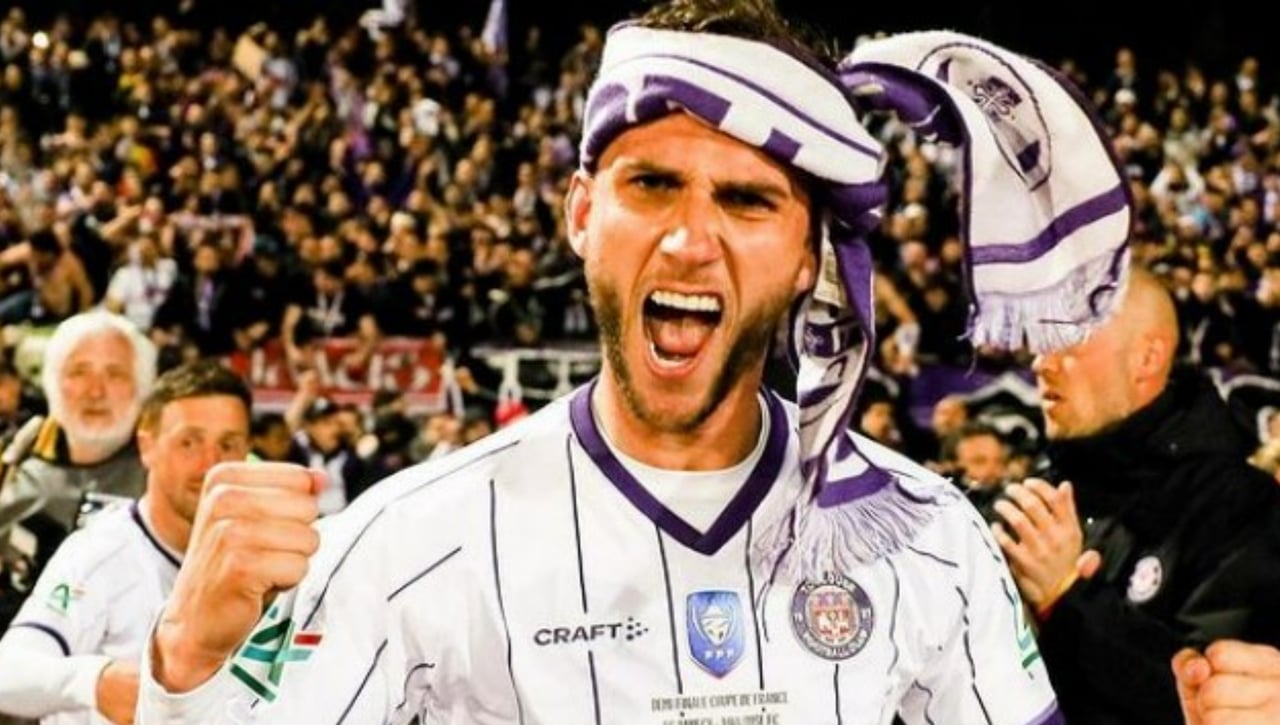 El Sevilla compite con gigantes europeos por Van den Boomen