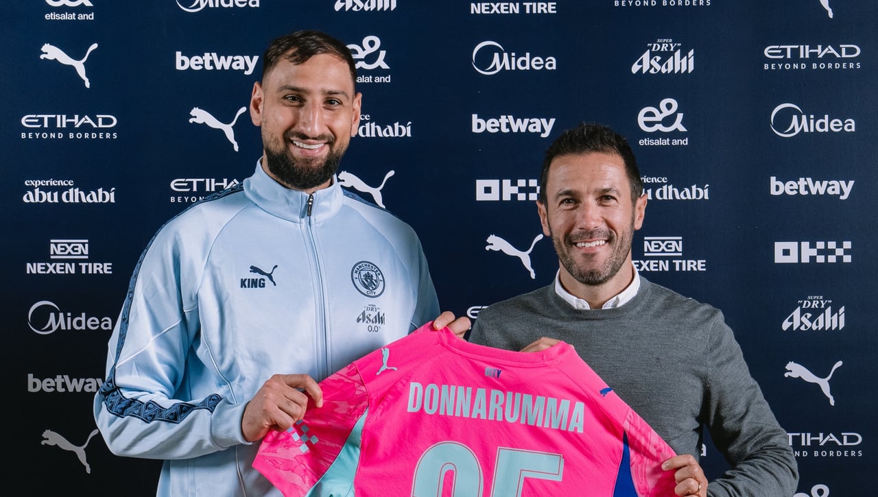 Donnarumma se presenta en el City elogiando a Guardiola