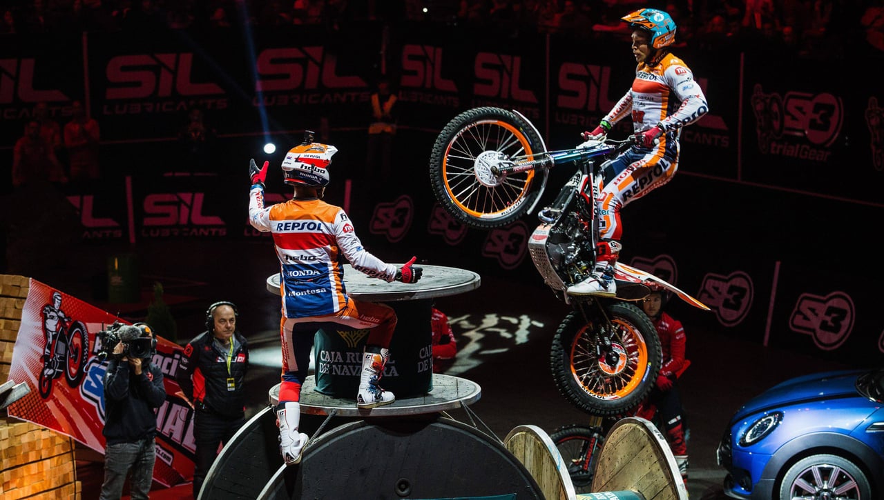 Toni Bou aumenta su leyenda en Francia