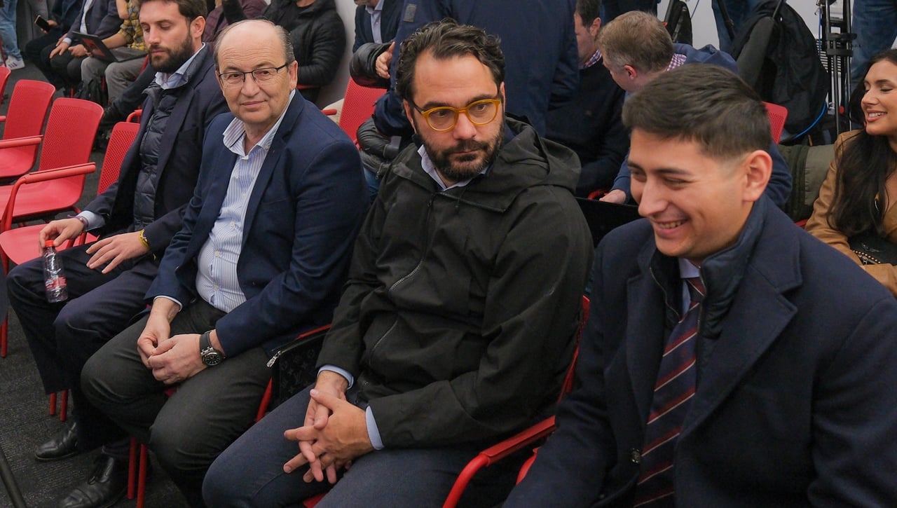 Del Nido Carrasco y Víctor Orta, señalados bajo el paraguas: trapos sucios... y béticos