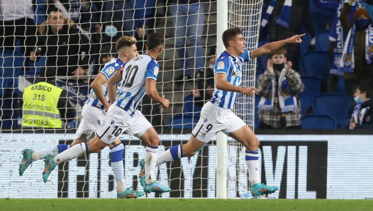 Karrikaburu busca la mejor opción: el delantero de la Real Sociedad saldrá cedido por cuarta vez