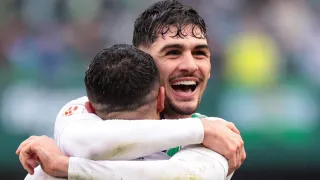 El Betis respira aliviado con Johnny Cardoso