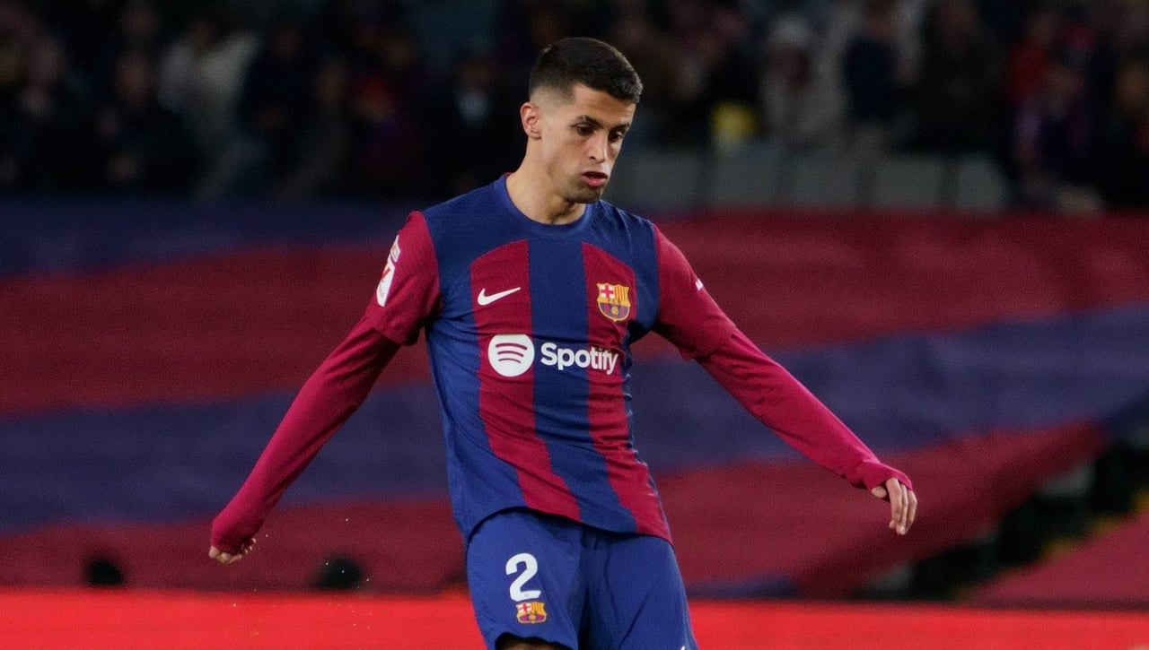 Facilita la operación Joao Cancelo