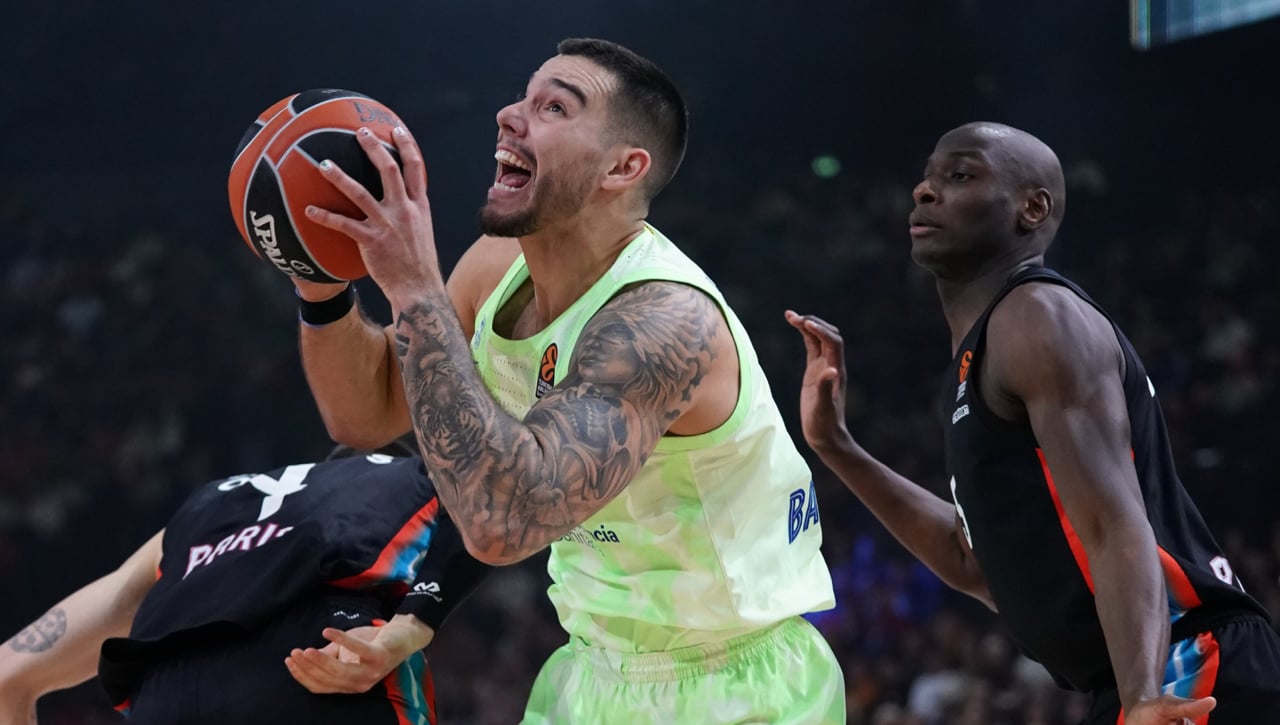 Willy Hernángomez sale al rescate del Barça