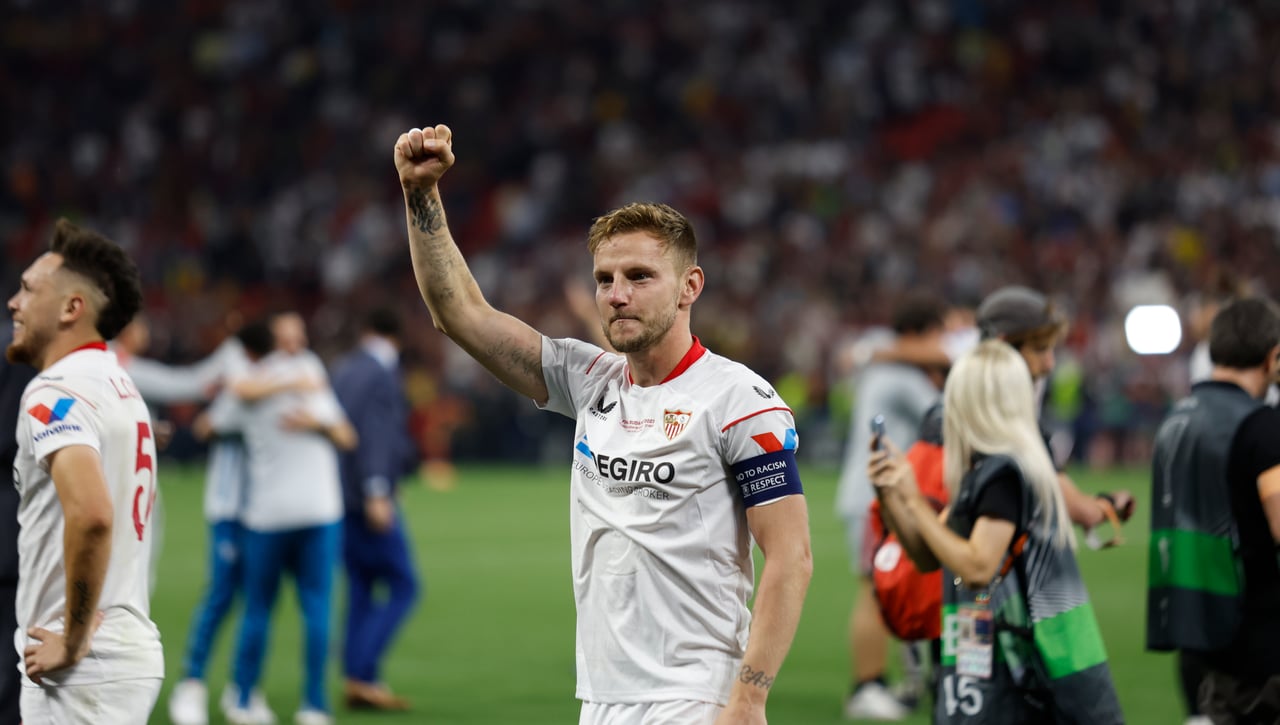 El tentador fútbol árabe viene a por Rakitic