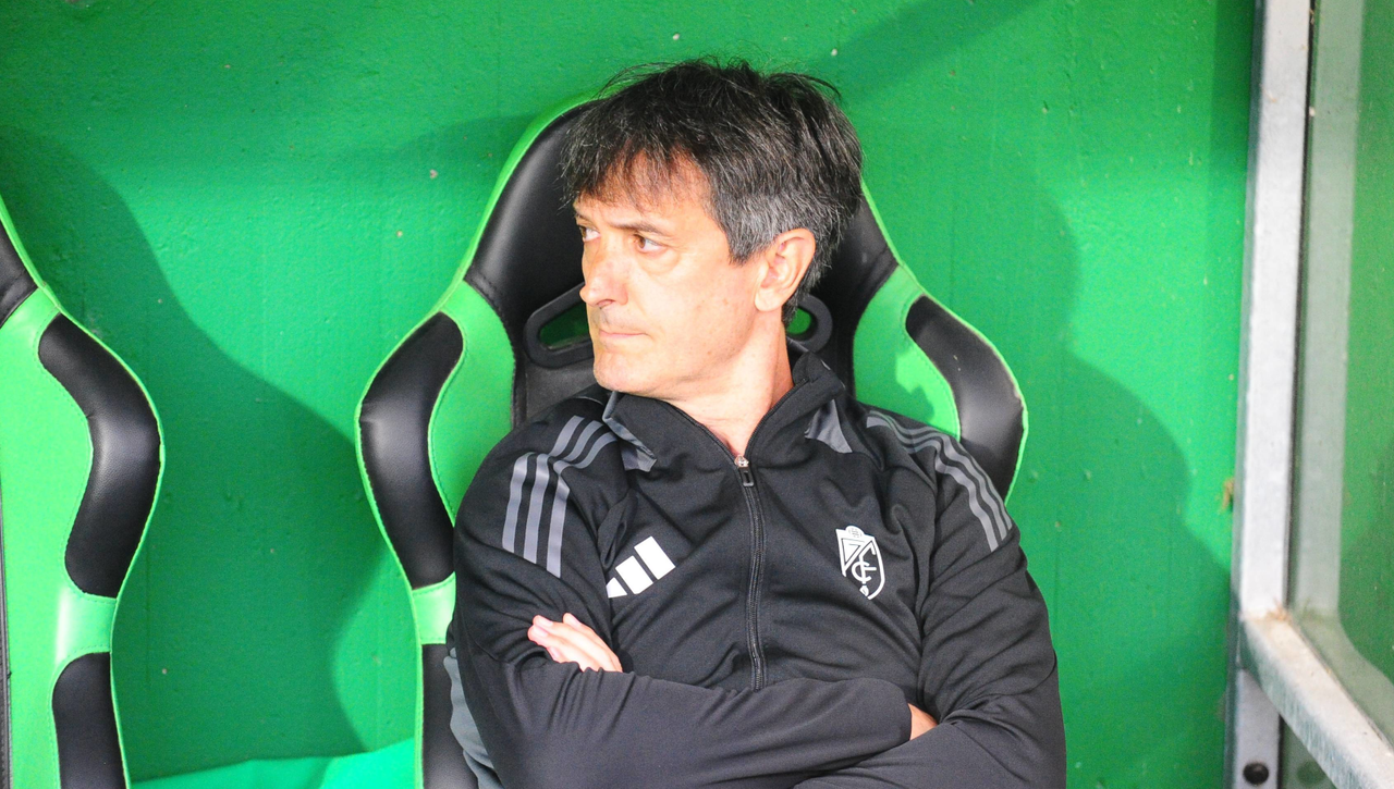 Pacheta sobre su posible salida del Granada a la que se muestra contrario: "Estamos en el camino"