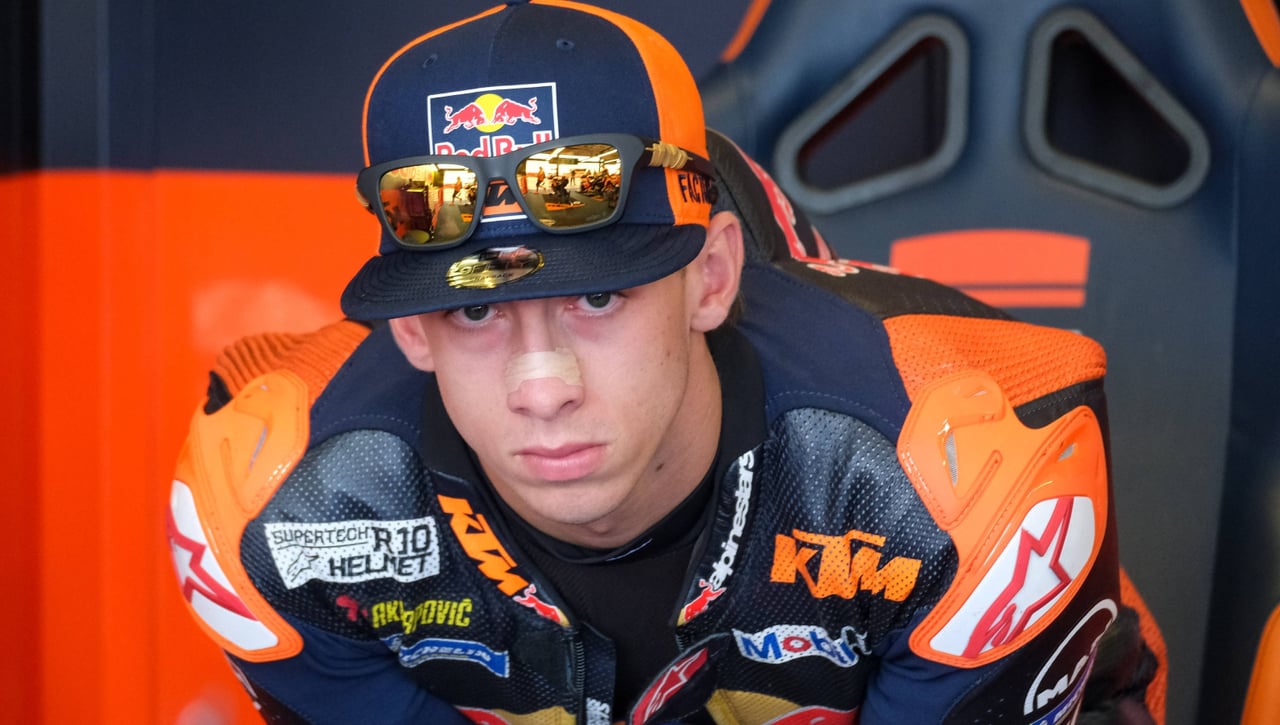 Pedro Acosta revive su peor pesadilla en MotoGP