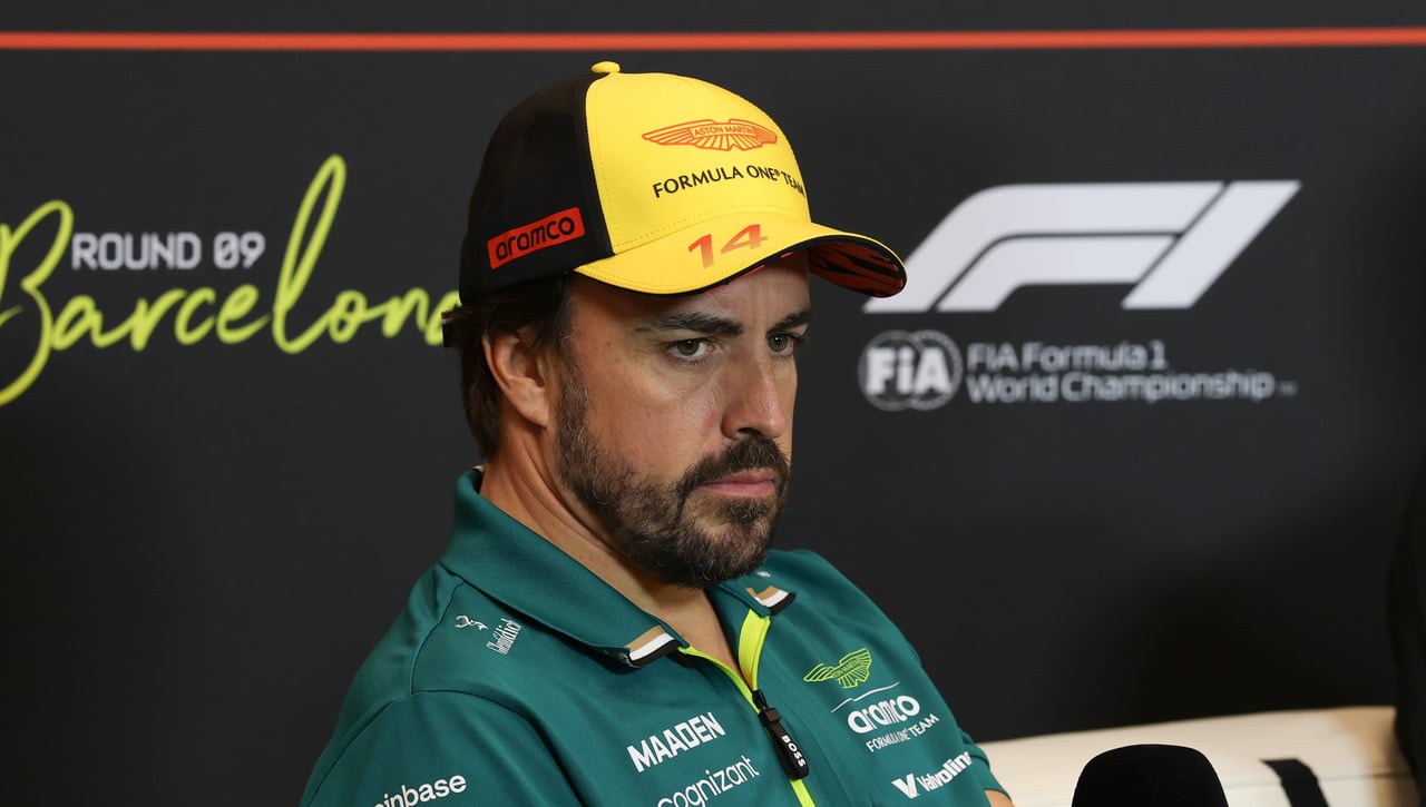 Fernando Alonso se pone en contra de Aston Martin