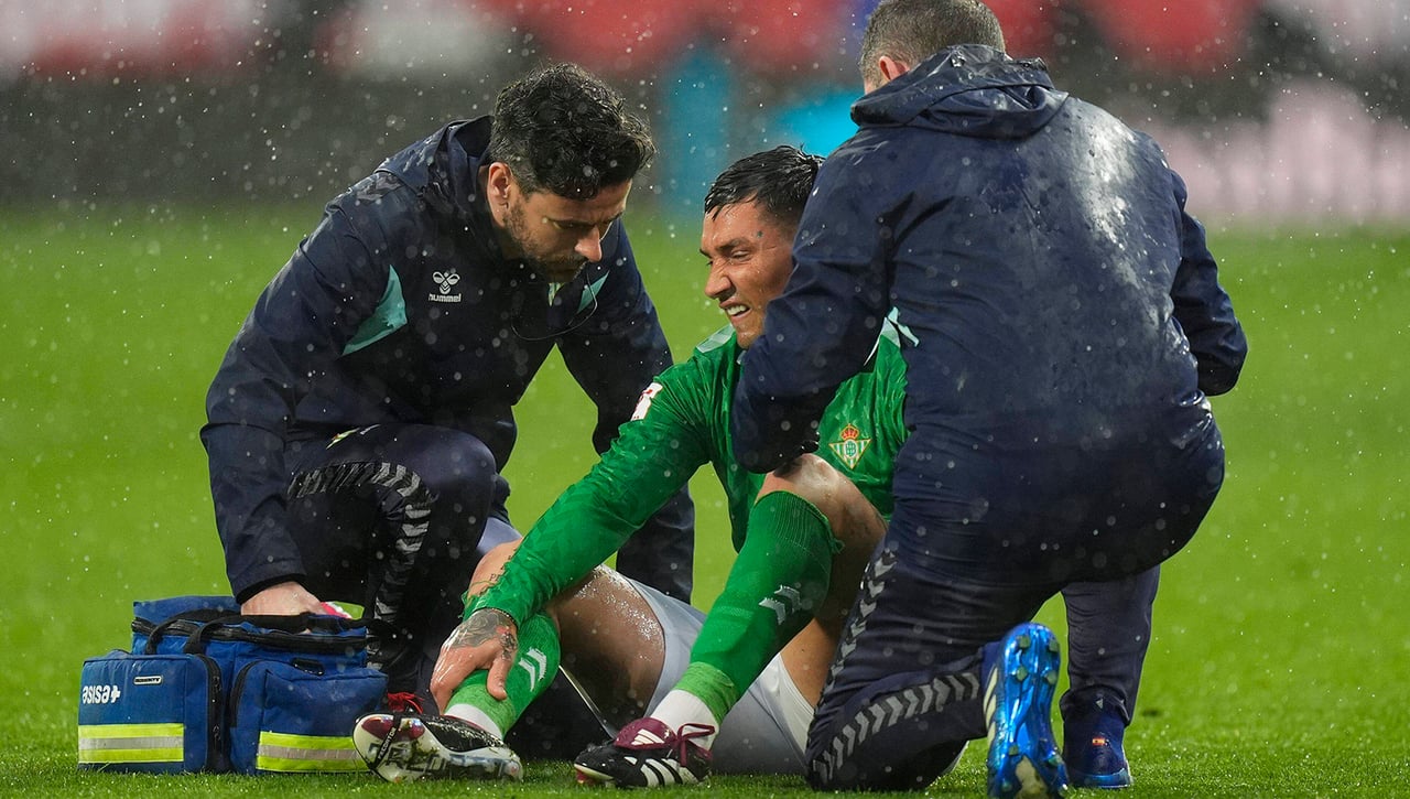 El parte médico de Chimy Ávila confirma la peor noticia para el Betis