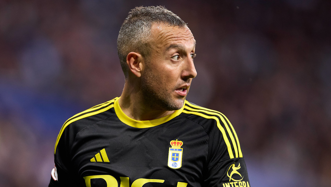 Santi Cazorla y su Real Oviedo son candidatos al ascenso tal y como apuntó Lucas Pérez