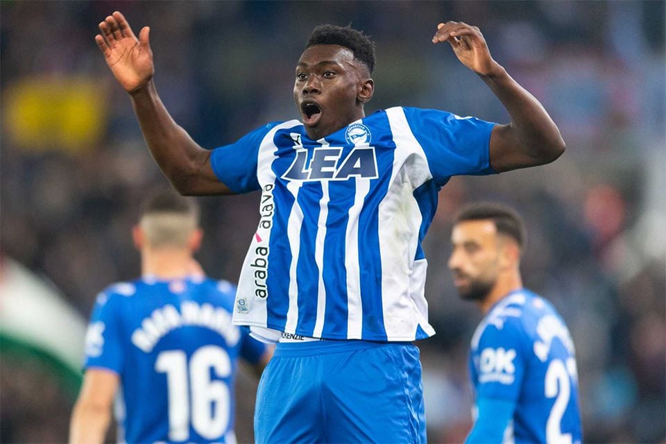 No se cierra la puerta de Samu Omorodion