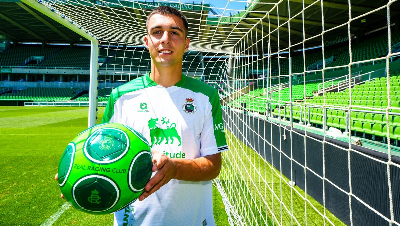 Karrikaburu explota con su mejor nivel en el Racing de Santander