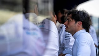 Carlos Sainz recibe un inesperado aviso de Williams 