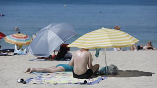 Multas de hasta 3.000 euros por cómo pones la sombrilla en la playa