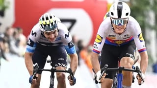 Doble pelotazo del Movistar Team