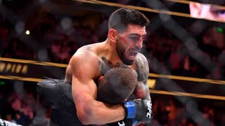 Ilia Topuria da el primer golpe