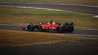 Lewis Hamilton estrella el Ferrari en Barcelona