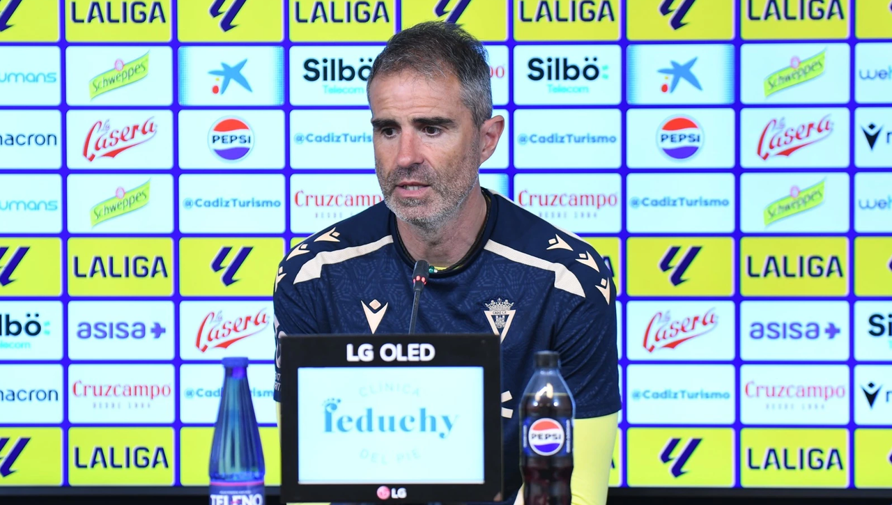 Gaizka Garitano raja en el Cádiz