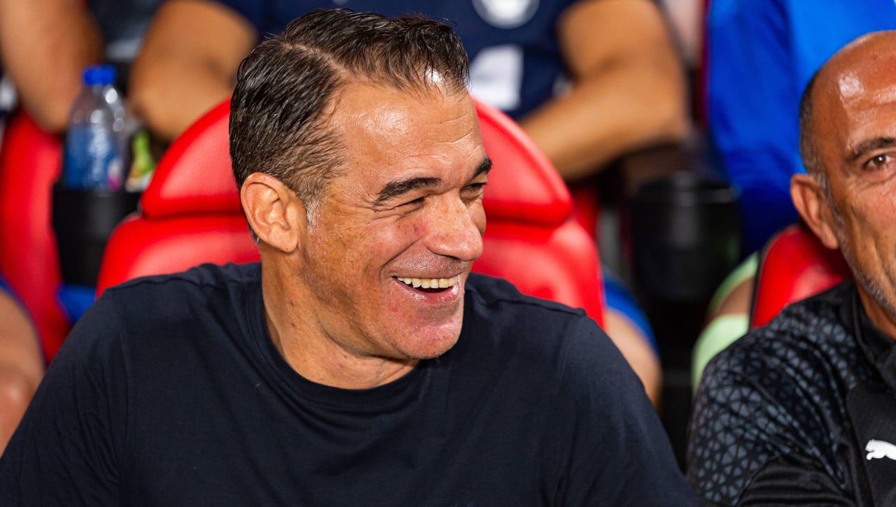 Así motivó Luis García Plaza al Alavés antes del triunfo en Sevilla