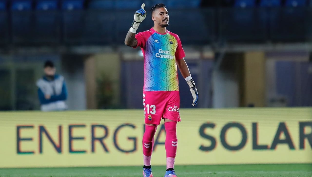 Las Palmas confirma lo de Álvaro Valles con una amenaza