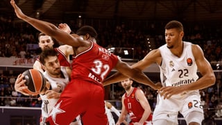 Scariolo alza la voz por los problemas defensivos del Real Madrid y no censura a Mario Hezonja