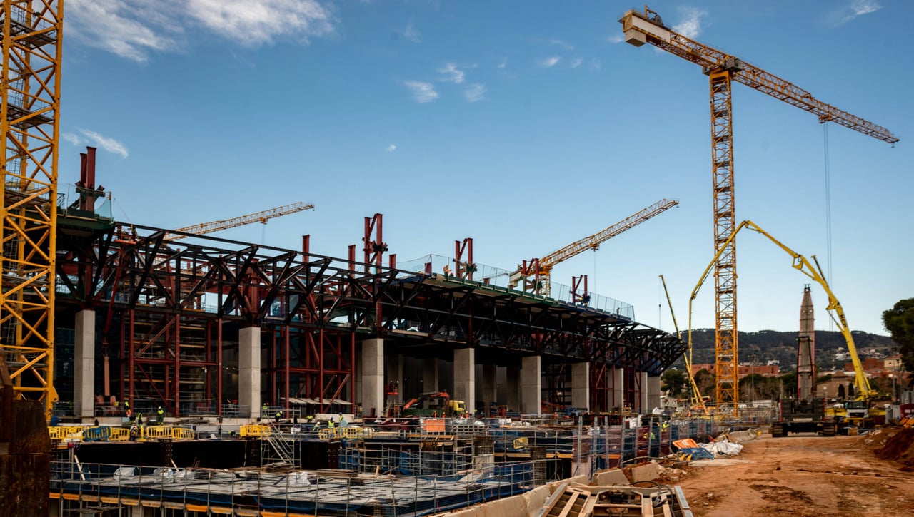 El estadio para el Clásico, en el aire