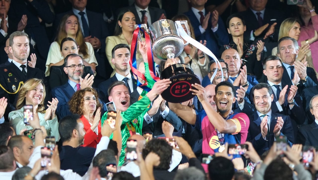 Barcelona 3-2 Real Madrid: Un monumento al fútbol con corona azulgrana