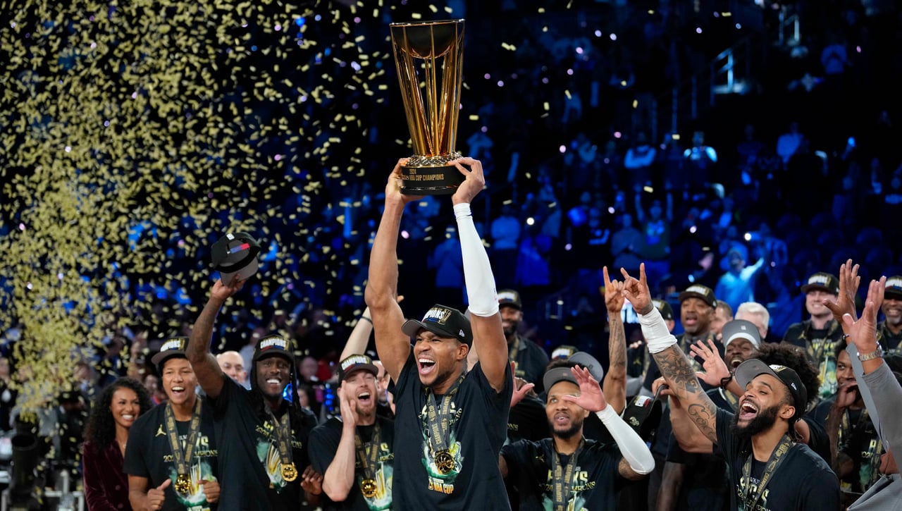 El extraterrestre Antetokounmpo vale una NBA Cup
