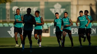 El reencuentro de Antony con la plantilla en una sesión con Junior Firpo