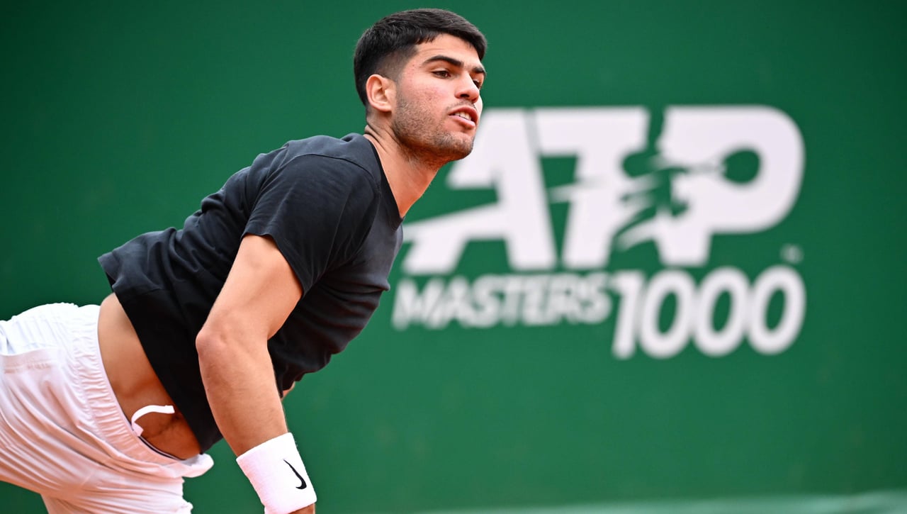 Carlos Alcaraz evita el desastre en Montecarlo