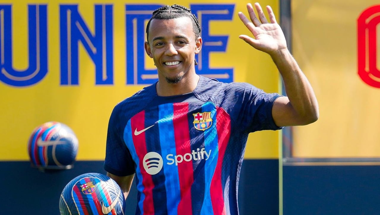 El enfado de Koundé y los esfuerzos de Xavi por su "prioridad" que afectarían al Sevilla 