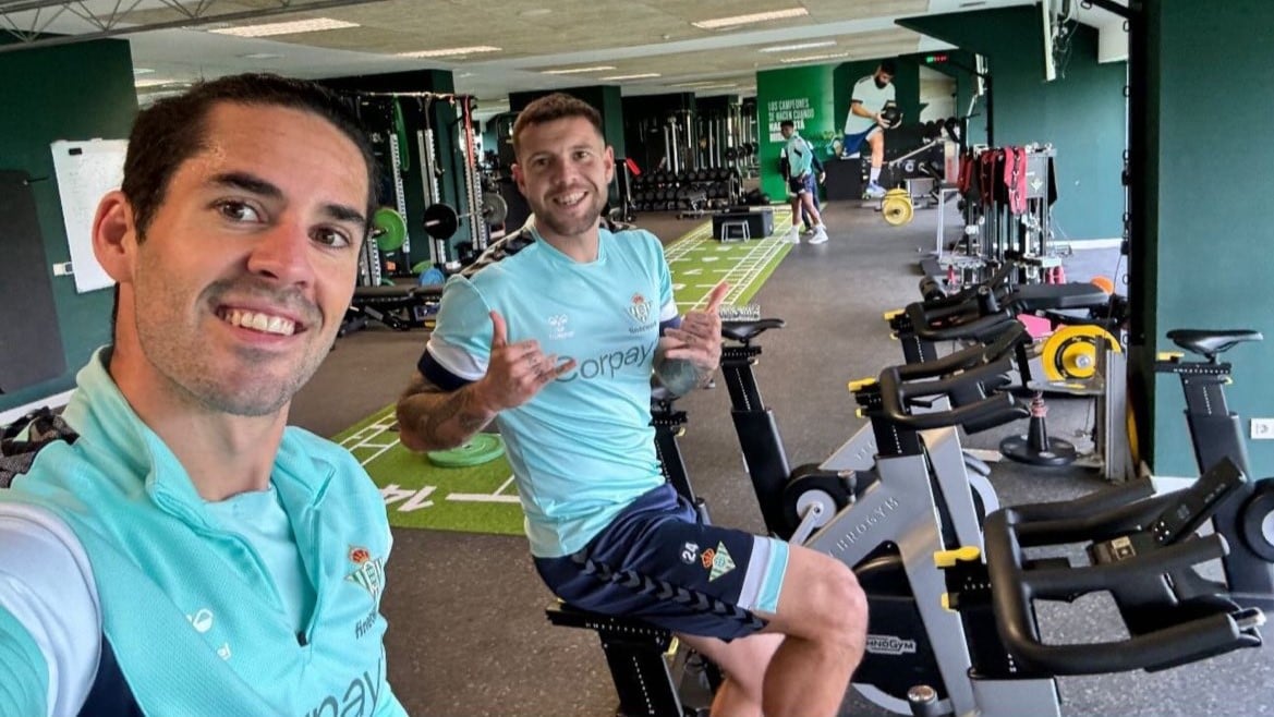 Isco y Ruibal aprietan para volver