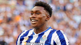 Samu Omorodion elige Sevilla