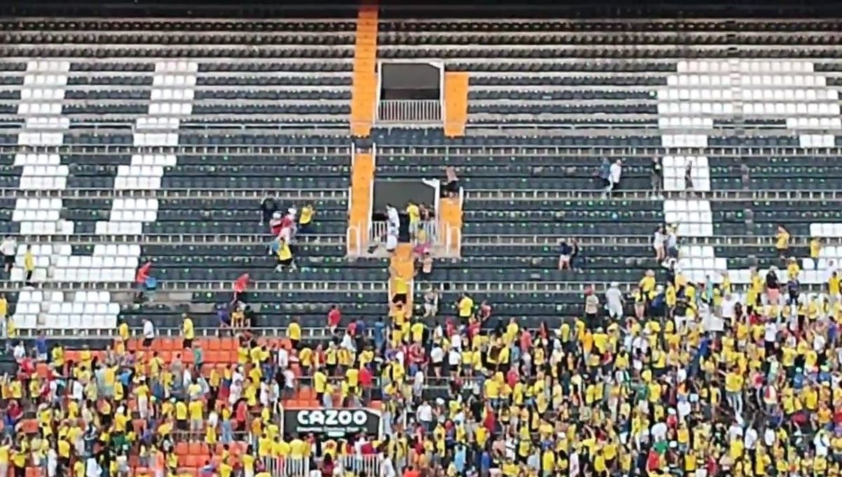 Lamentable pelea entre aficionados colombianos en Mestalla durante el partido ante Irak