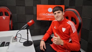 Pedraza celebra su soñado fichaje por el Sevilla a la segunda, tras ser descartado hace tres años: "Con confianza soy imparable"