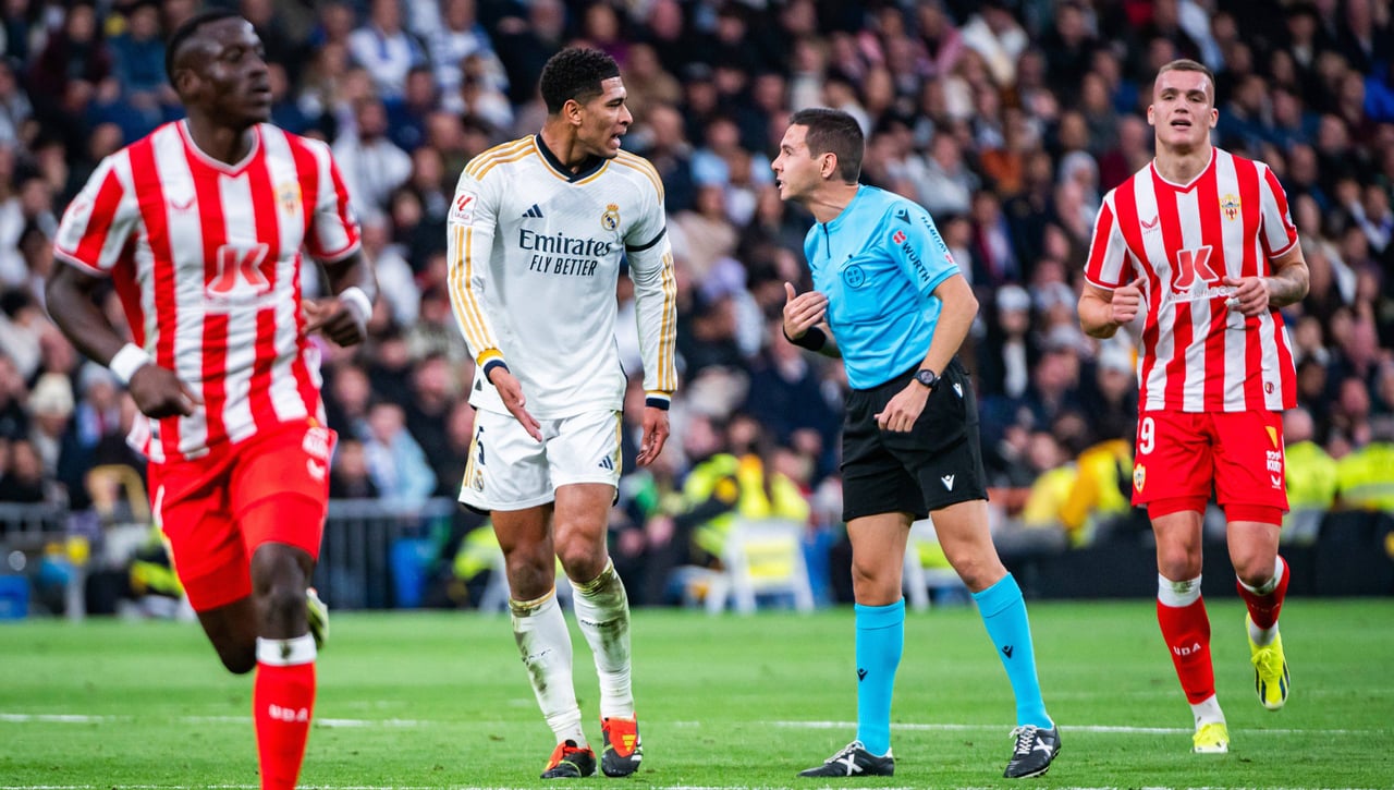 Así fueron los polémicos audios del VAR en el Real Madrid - Almería