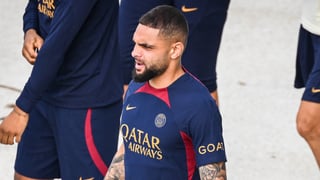 Movimiento por Kurzawa que arroja luz con Sergi Cardona