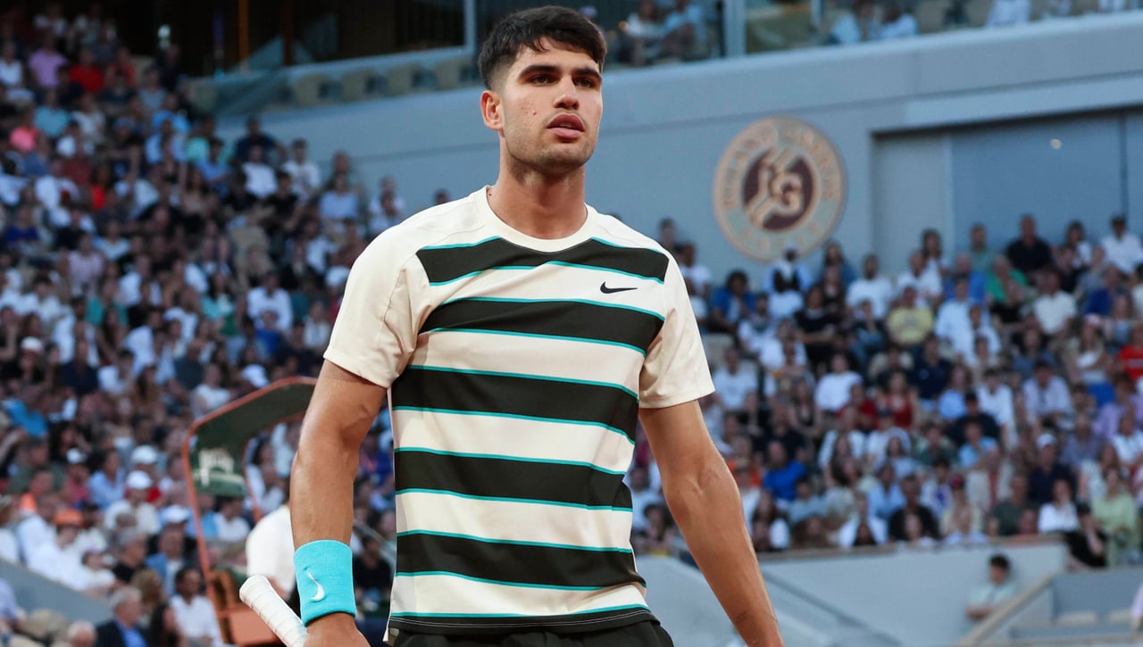 Roland Garros tiembla con Carlos Alcaraz
